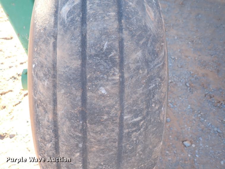 image for item DN0015 2006 John Deere 4895  windrower