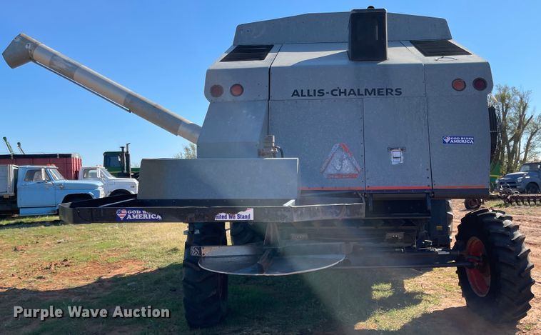 image for item DN0016 1985 Gleaner N7  combine