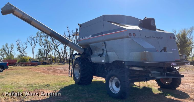 image for item DN0016 1985 Gleaner N7  combine