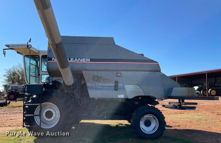 image for item DN0016 1985 Gleaner N7  combine