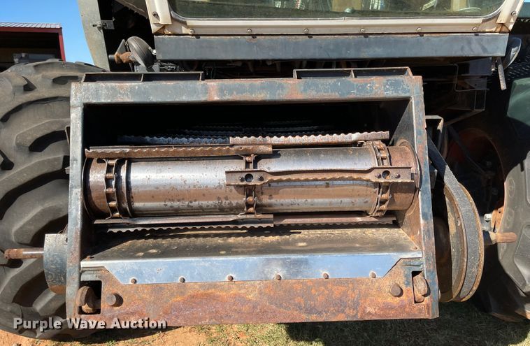 image for item DN0016 1985 Gleaner N7  combine