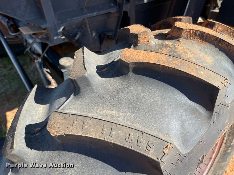 image for item DN0016 1985 Gleaner N7  combine