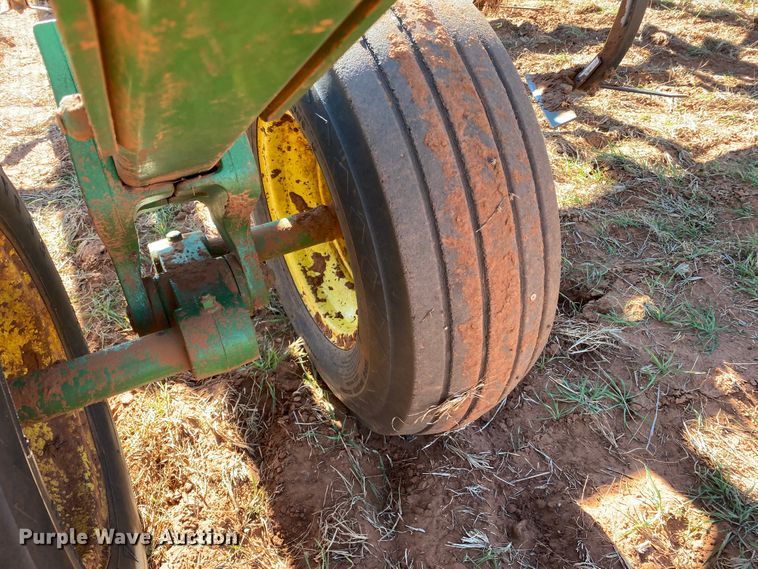 image for item DN0017 John Deere 2410  field cultivator