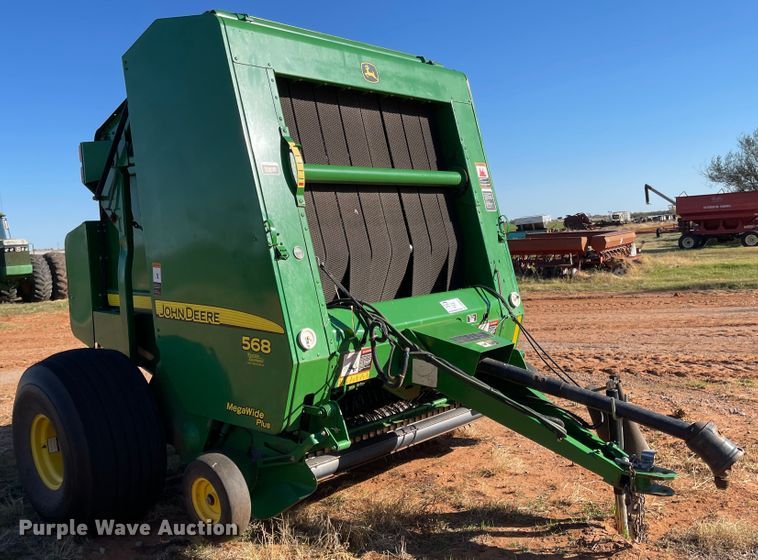 image for item DN0018 2010 John Deere 568  round baler