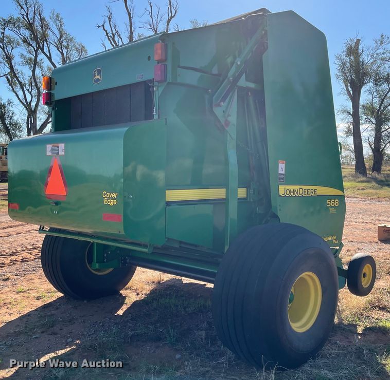 image for item DN0018 2010 John Deere 568  round baler