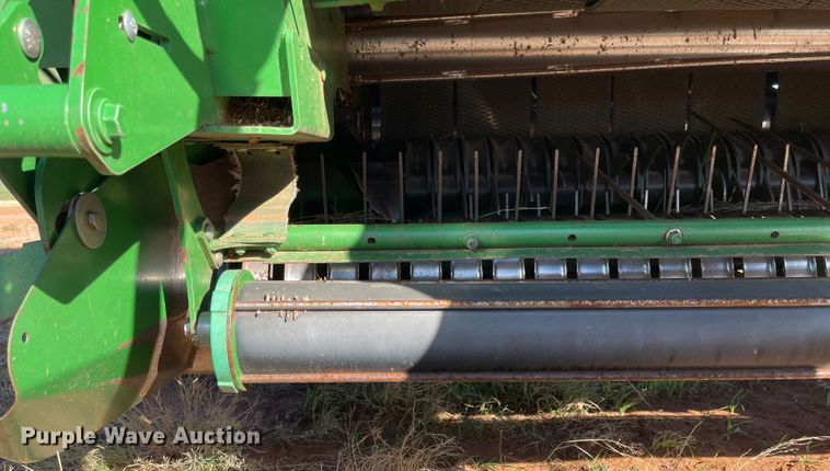 image for item DN0018 2010 John Deere 568  round baler