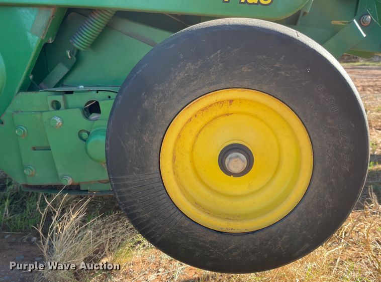 image for item DN0018 2010 John Deere 568  round baler
