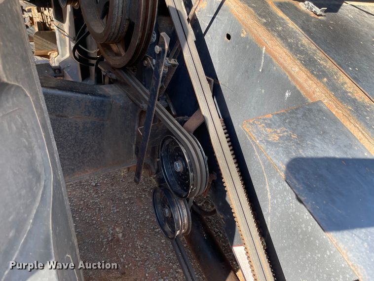 image for item DN0019 1982 Gleaner N6 combine