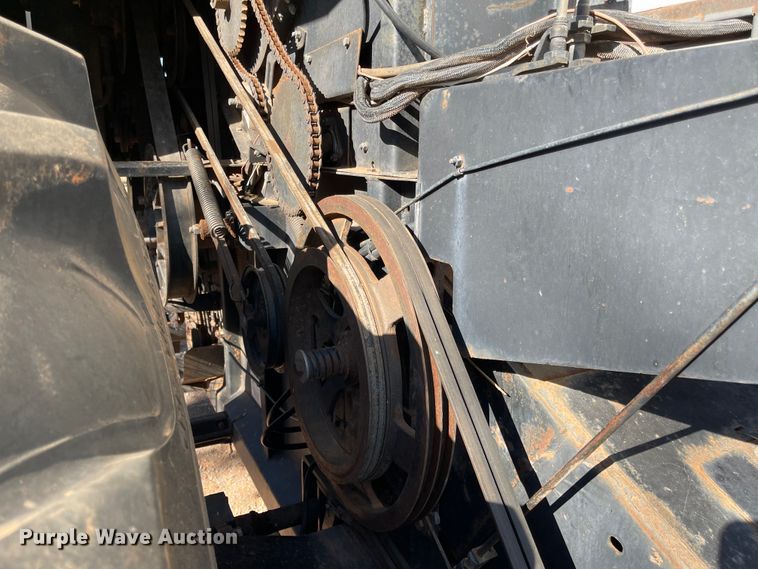 image for item DN0019 1982 Gleaner N6 combine