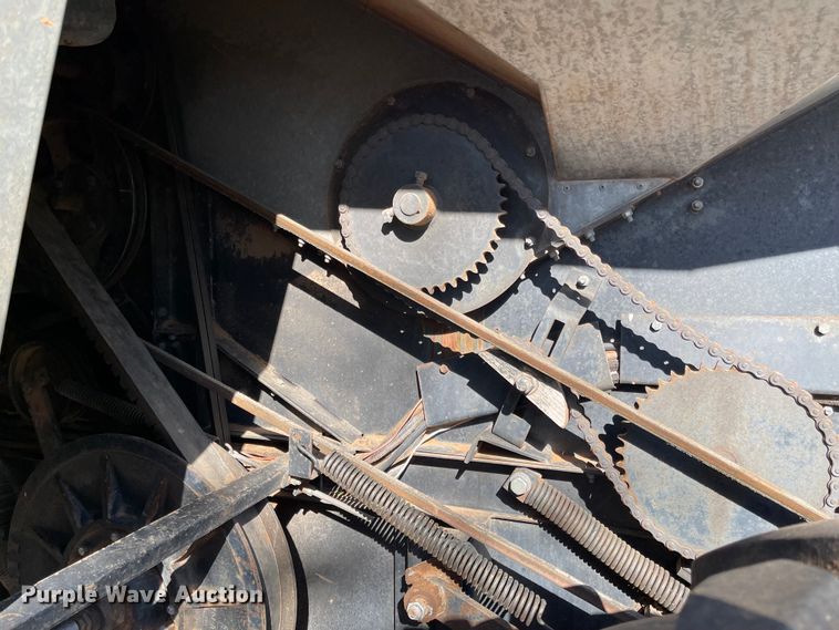 image for item DN0019 1982 Gleaner N6 combine