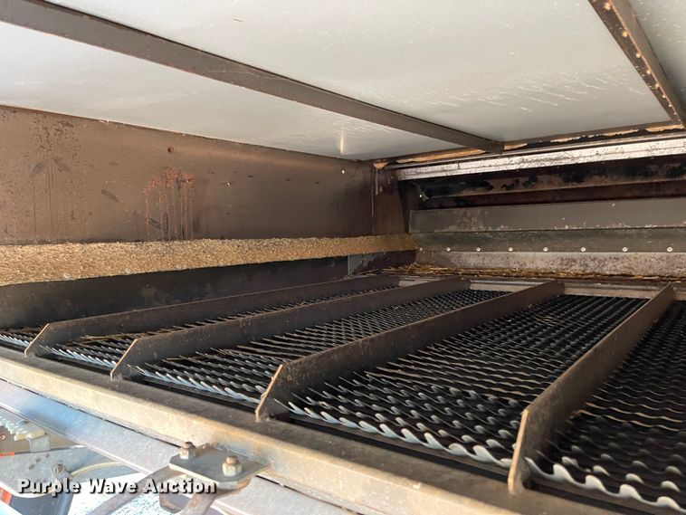 image for item DN0019 1982 Gleaner N6 combine