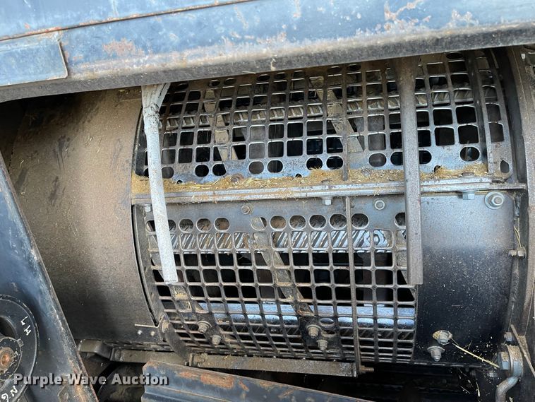 image for item DN0019 1982 Gleaner N6 combine