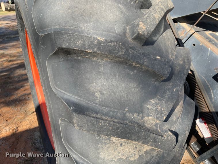 image for item DN0019 1982 Gleaner N6 combine