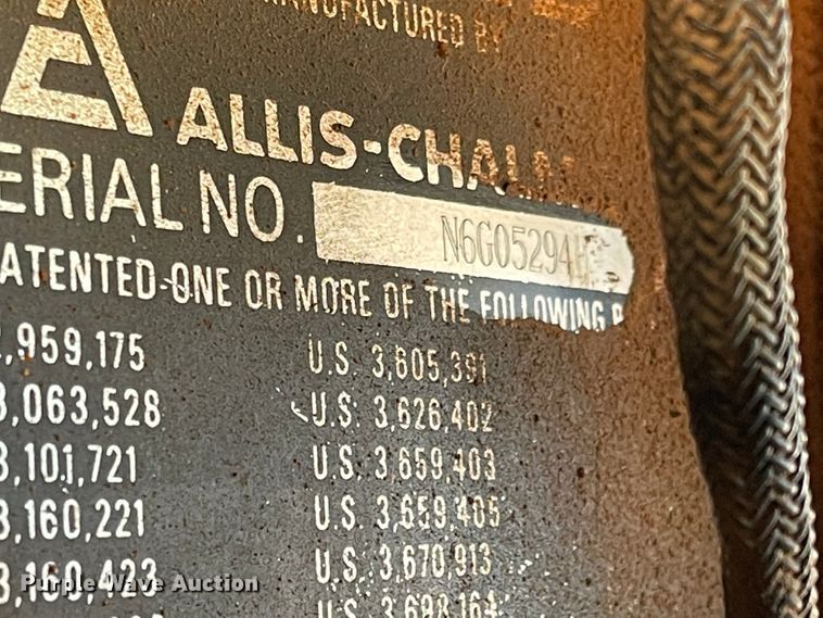 image for item DN0019 1982 Gleaner N6 combine