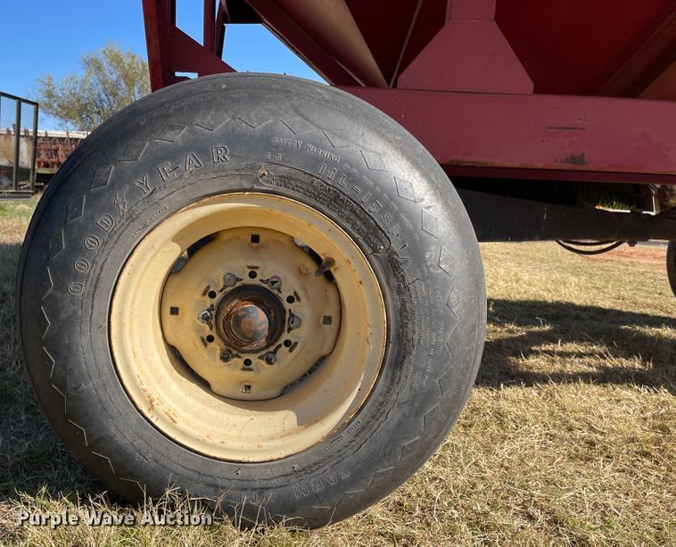 image for item DN0021 Ficklin 435  gravity wagon