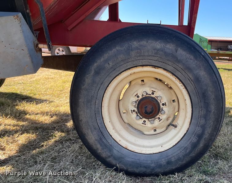 image for item DN0021 Ficklin 435  gravity wagon