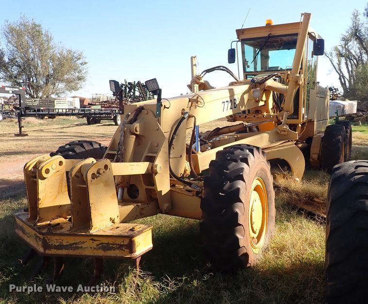 image for item DN0022 1992 John Deere 772B  motor grader