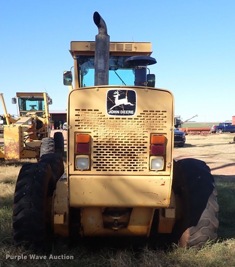 image for item DN0022 1992 John Deere 772B  motor grader