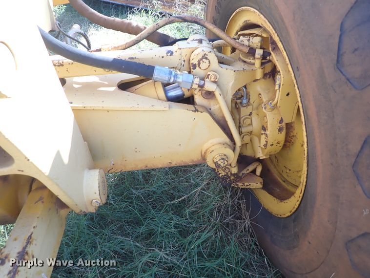 image for item DN0022 1992 John Deere 772B  motor grader