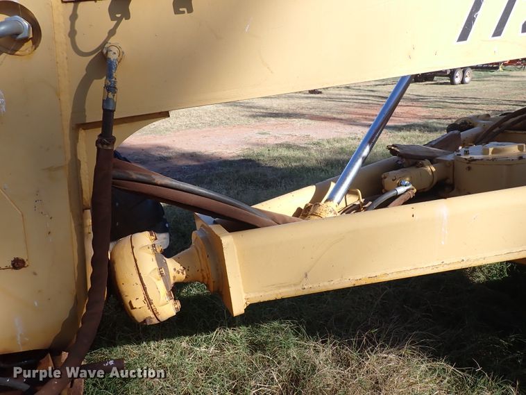 image for item DN0022 1992 John Deere 772B  motor grader