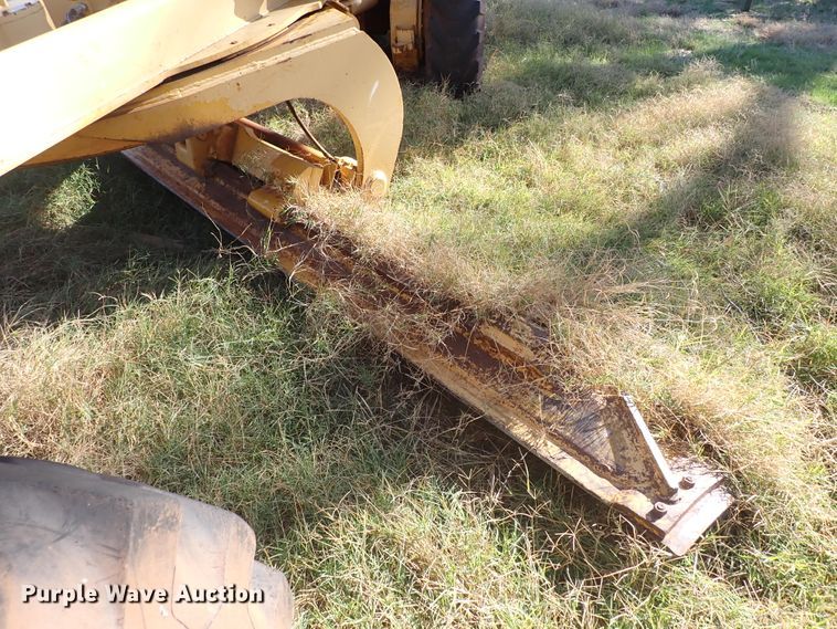 image for item DN0022 1992 John Deere 772B  motor grader