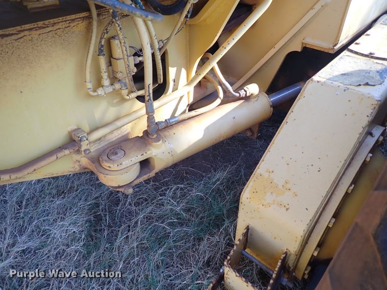 image for item DN0022 1992 John Deere 772B  motor grader