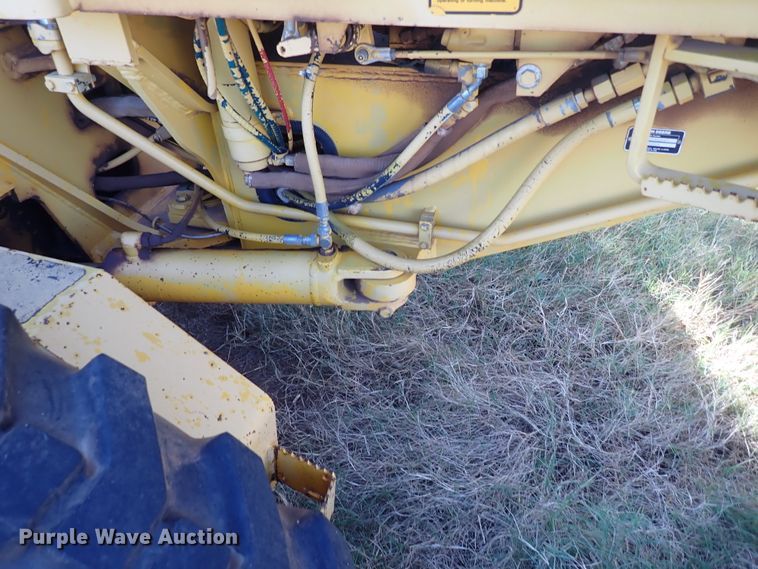 image for item DN0022 1992 John Deere 772B  motor grader