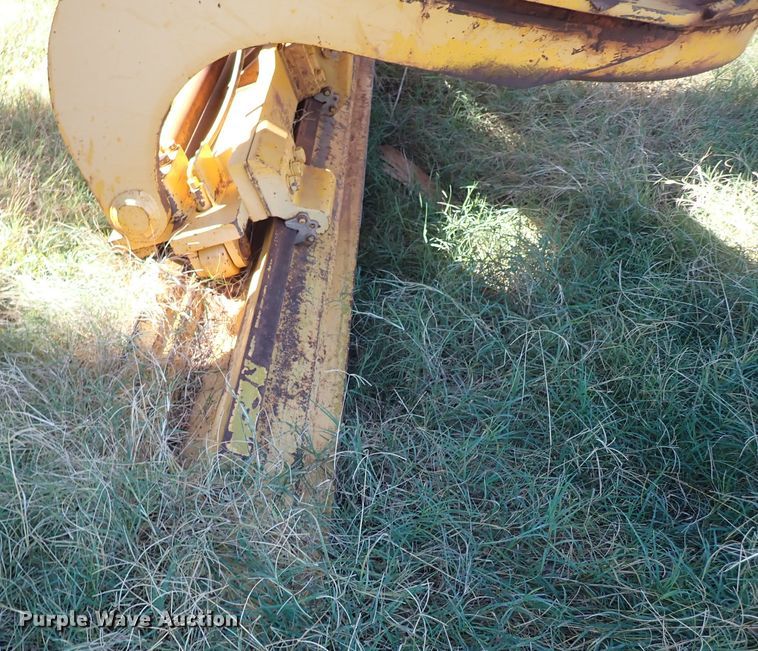 image for item DN0022 1992 John Deere 772B  motor grader