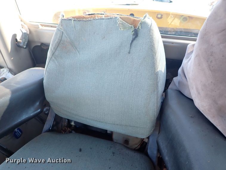 image for item DN0022 1992 John Deere 772B  motor grader