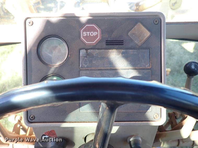 image for item DN0022 1992 John Deere 772B  motor grader