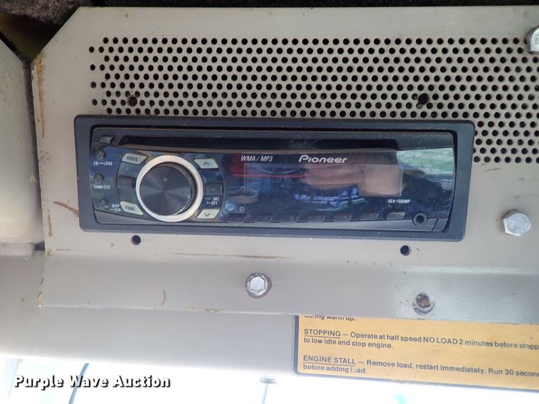 image for item DN0022 1992 John Deere 772B  motor grader