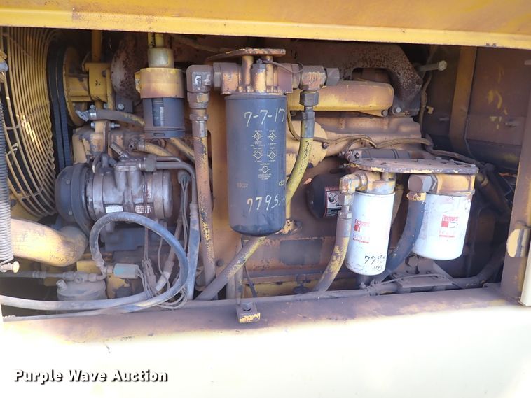 image for item DN0022 1992 John Deere 772B  motor grader