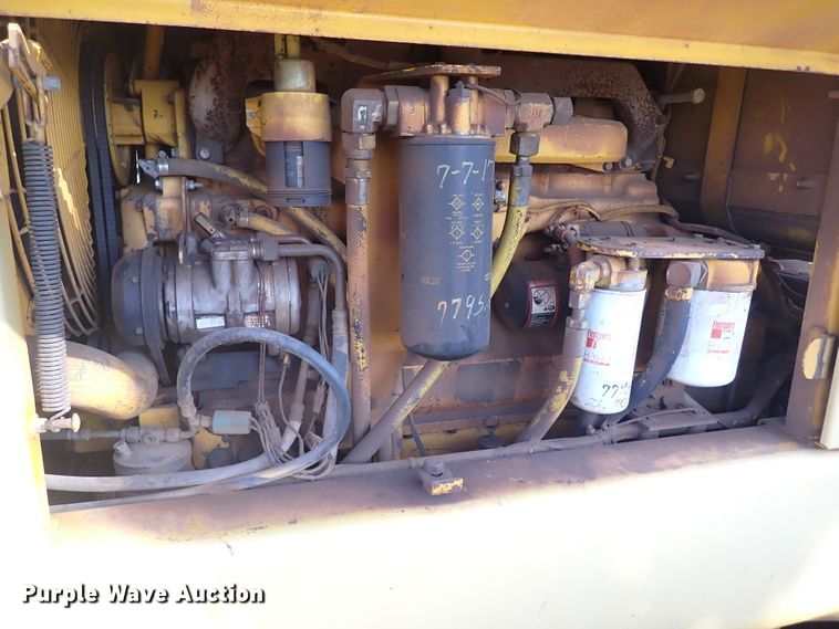 image for item DN0022 1992 John Deere 772B  motor grader