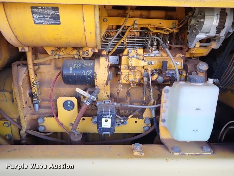 image for item DN0022 1992 John Deere 772B  motor grader