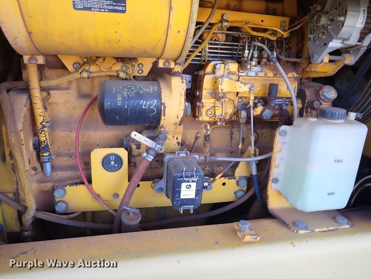 image for item DN0022 1992 John Deere 772B  motor grader