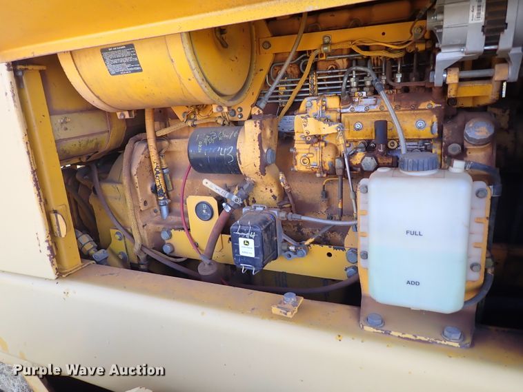 image for item DN0022 1992 John Deere 772B  motor grader