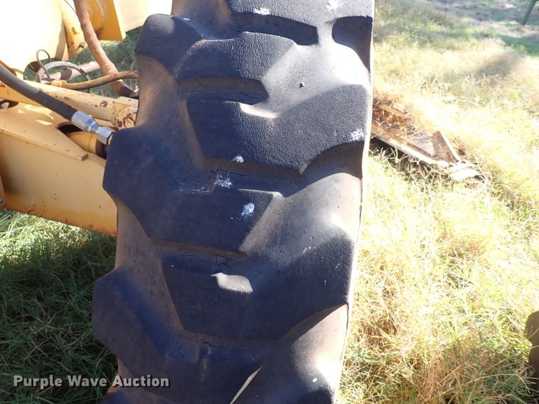 image for item DN0022 1992 John Deere 772B  motor grader