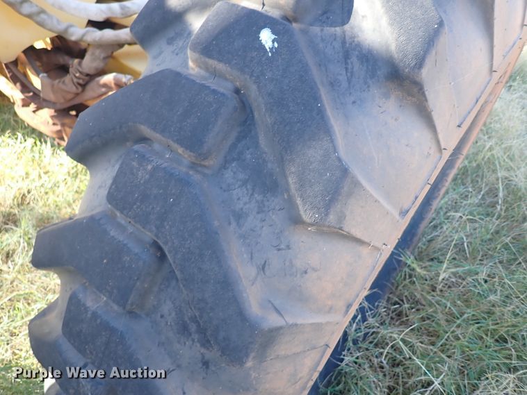 image for item DN0022 1992 John Deere 772B  motor grader