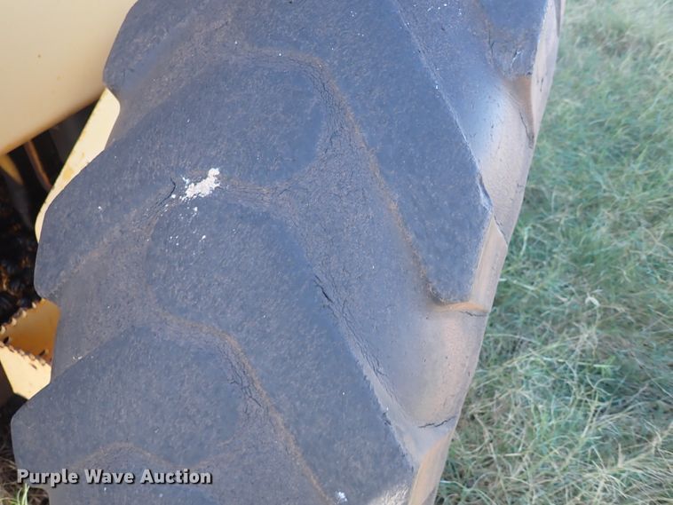 image for item DN0022 1992 John Deere 772B  motor grader