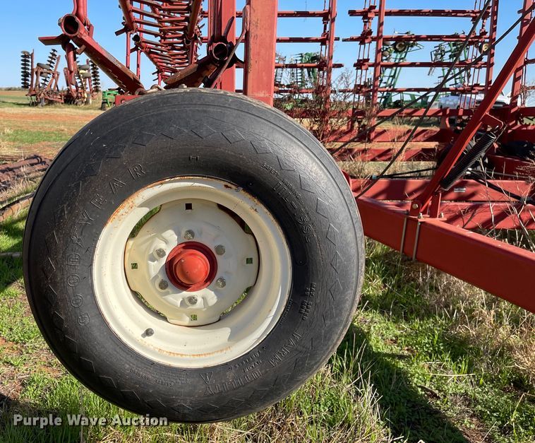 image for item DN0025 McFarlane HDL1050-16  spike tooth harrow