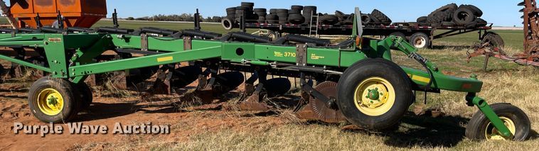image for item DN0027 John Deere 3710  ten bottom plow