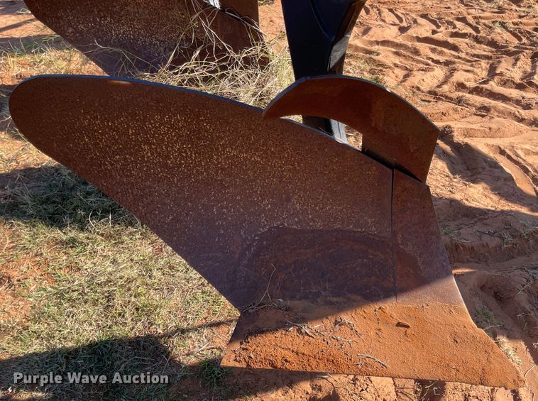 image for item DN0027 John Deere 3710  ten bottom plow