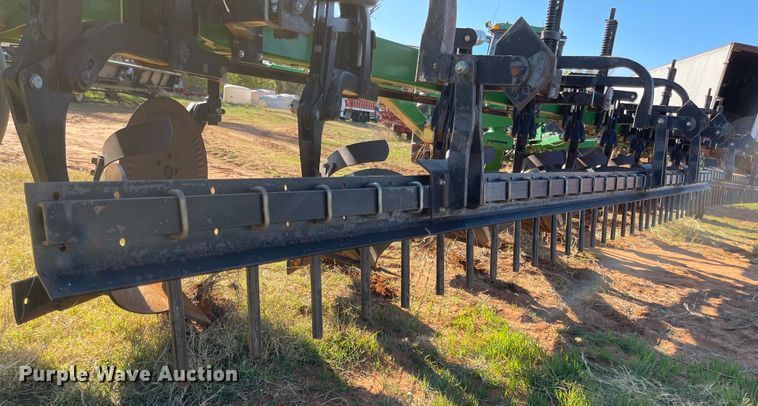 image for item DN0027 John Deere 3710  ten bottom plow