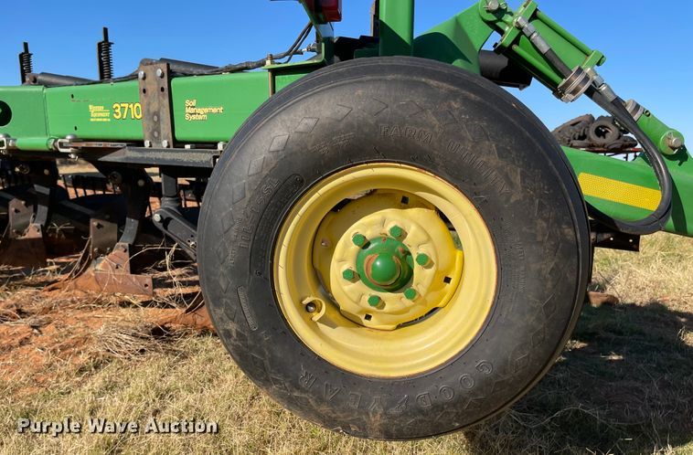 image for item DN0027 John Deere 3710  ten bottom plow
