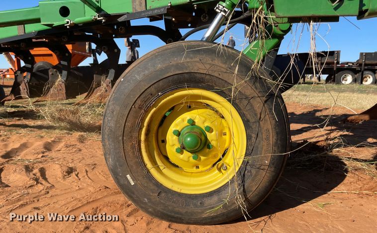 image for item DN0027 John Deere 3710  ten bottom plow