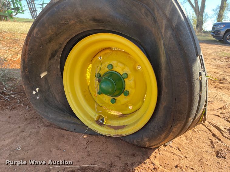 image for item DN0027 John Deere 3710  ten bottom plow