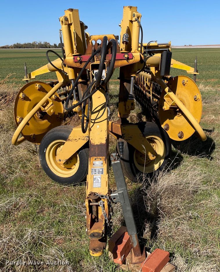 image for item DN0028 Vermeer R2800  hay rake