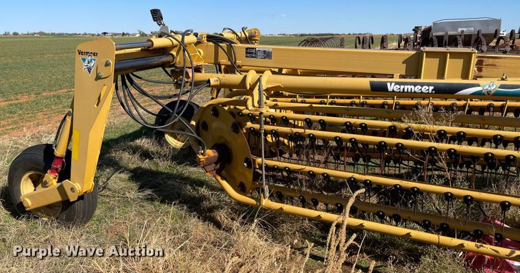 image for item DN0028 Vermeer R2800  hay rake