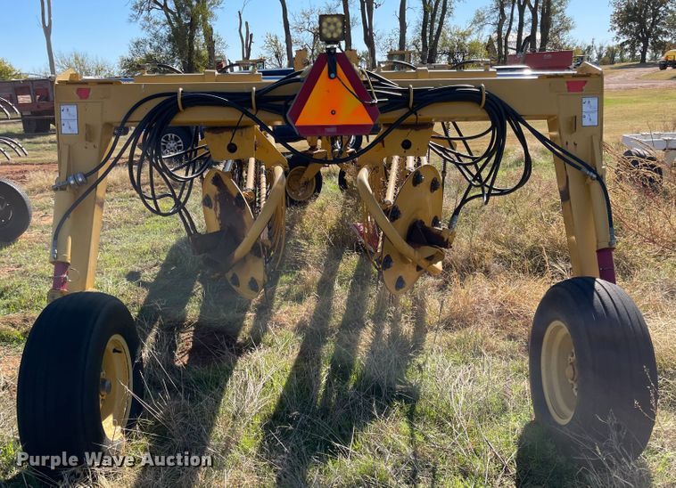 image for item DN0028 Vermeer R2800  hay rake