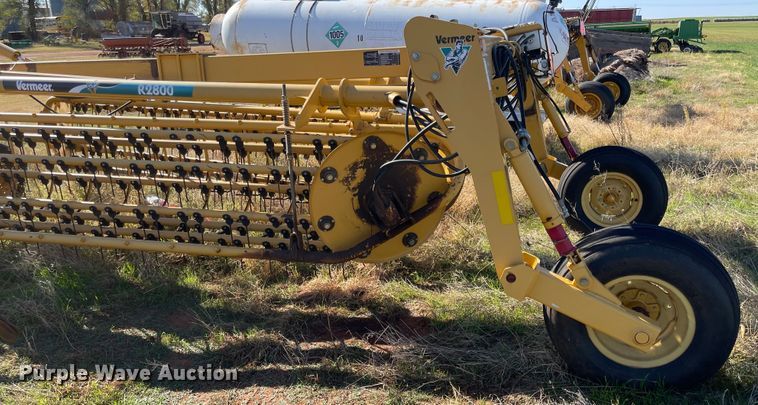 image for item DN0028 Vermeer R2800  hay rake